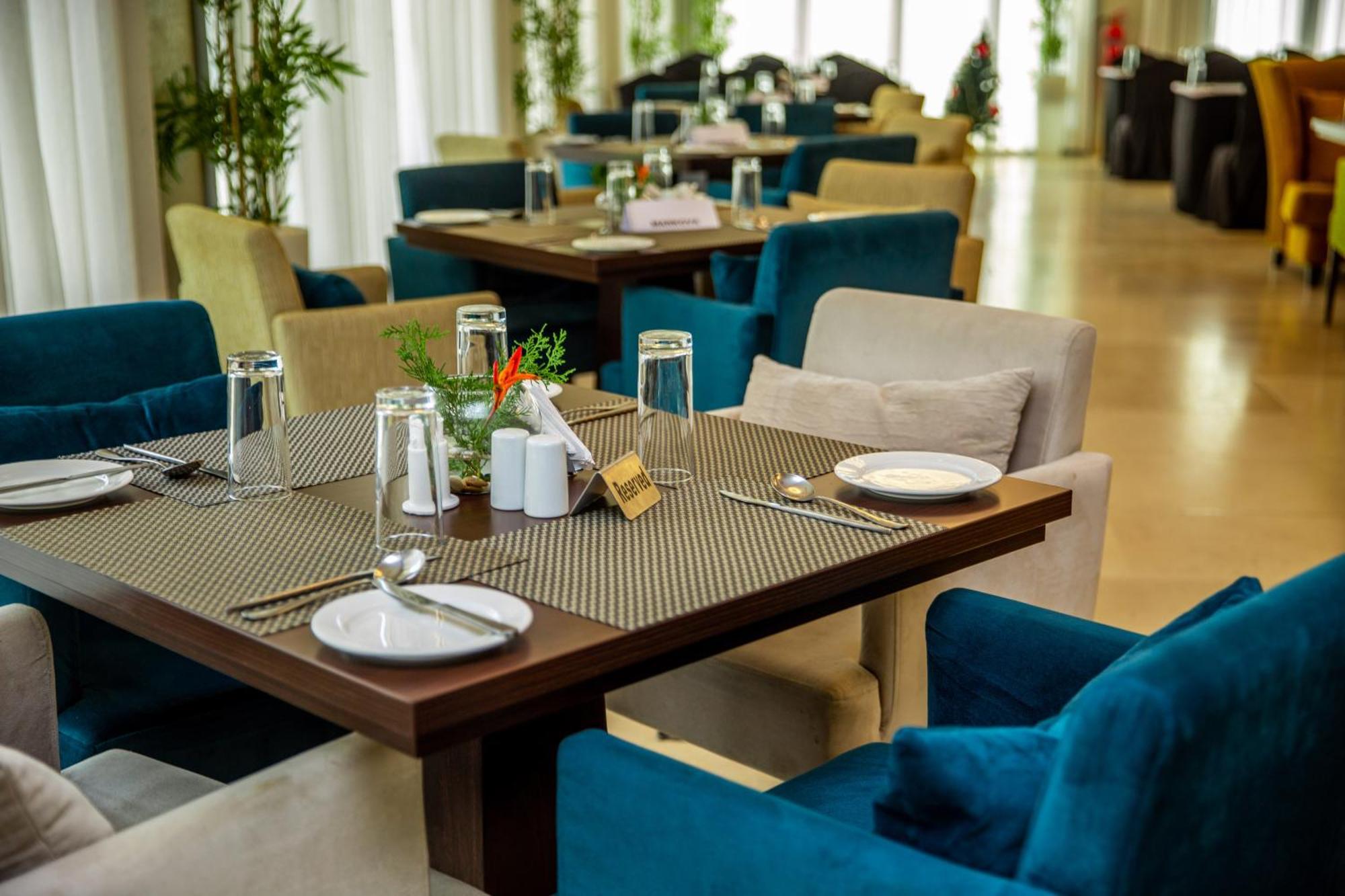 Lakowe Lakes Hotel, Golf And Country Estate By Newmark Lagos Eksteriør bilde